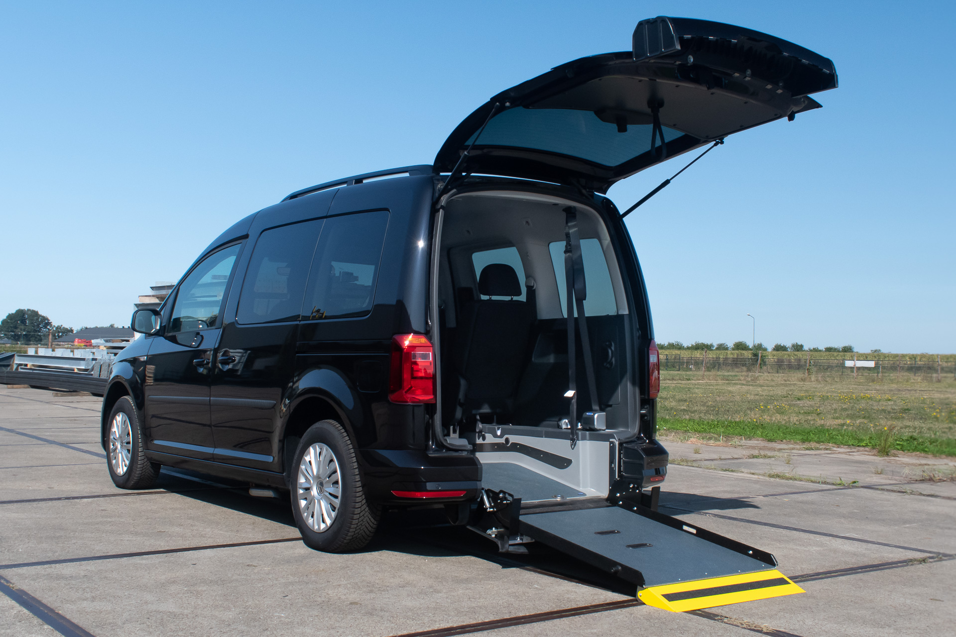 Volkswagen Caddy rolstoelauto Bij Freedom Auto Aanpassingen