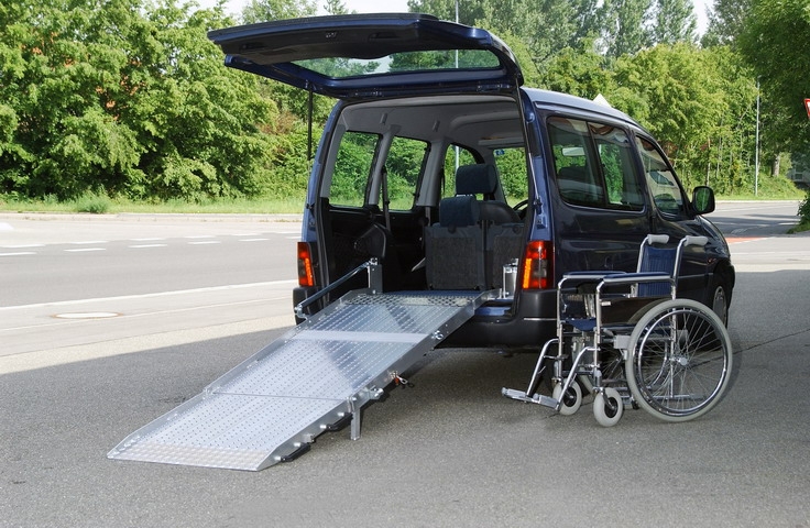 Mooi Prelude Prijs Oprijplaat voor rolstoel of scootmobiel | Bij Freedom Auto Aanpassingen