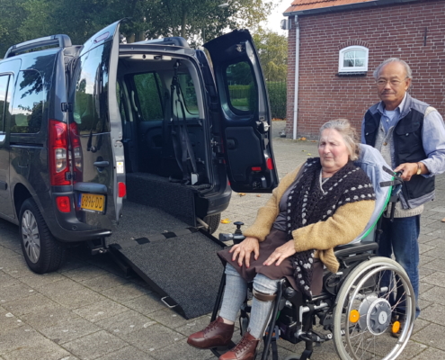 Familie Sitepu uit Boekel - Mercedes Citan rolstoelauto - XXL Freedom Van bodemverlaging