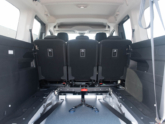 Peugeot Rifter rolstoelauto van Freedom Auto Aanpassingen bodemverlaging interieur