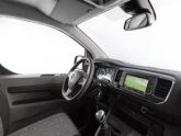Opel Vivaro rolstoelbus van Freedom Auto Aanpassingen dashboard