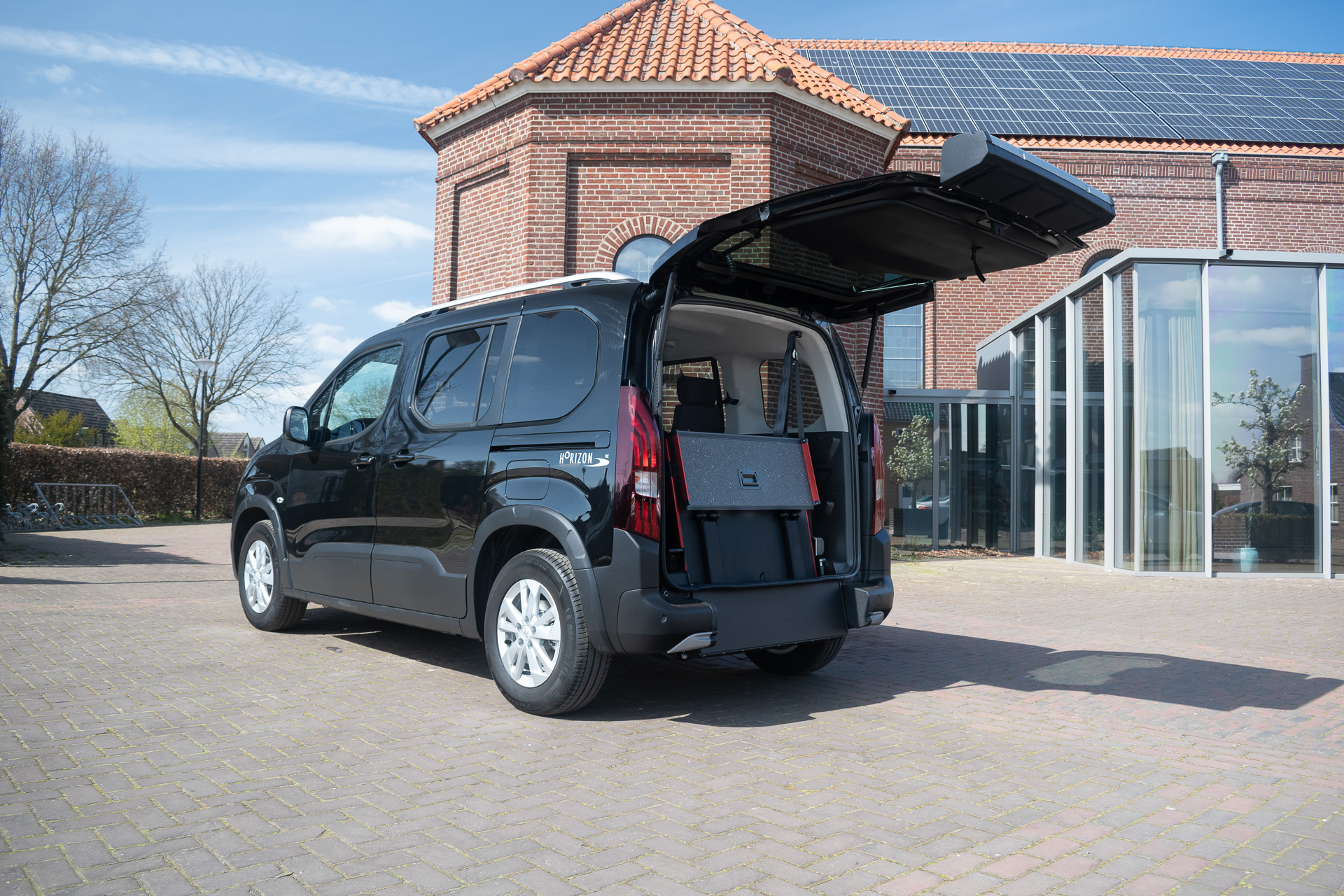 Peugeot Rifter Horizon - Freedom Auto Aanpassingen